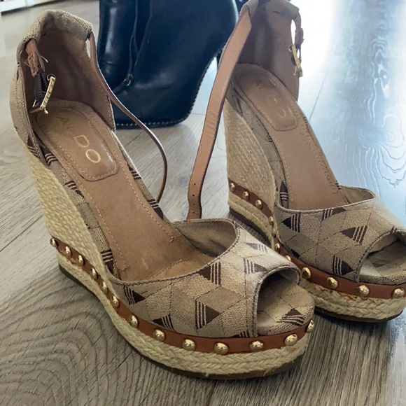 Also pumps - Picture 1 of 2